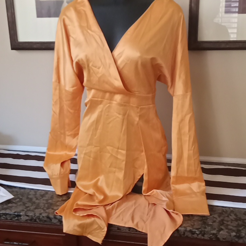 Dress - Picture 2 of 10